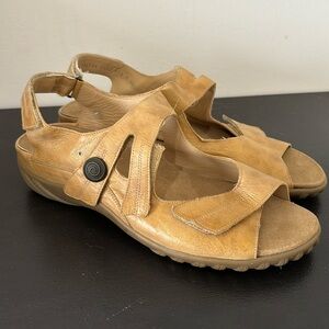 Durea strap sandals